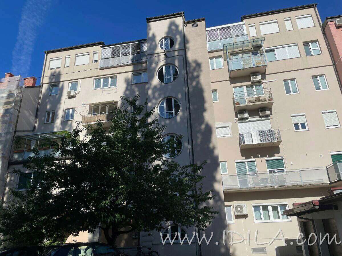 3-sobno dvoetažno stanovanje_9064_0.jpg